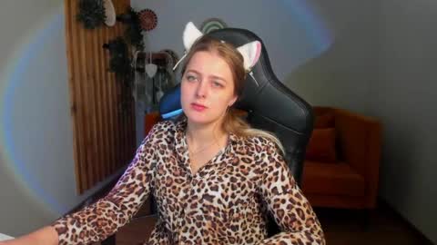 EllaBells online show from April 6, 5:08 am