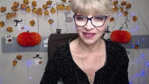 EllaBonito online show from November 1, 6:28 am