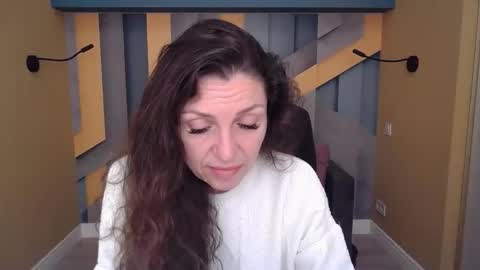 EllaLongs online show from December 22, 12:30 pm