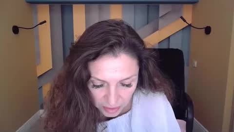 EllaLongs online show from November 22, 3:04 pm