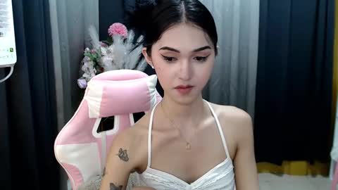 ELLA online show from April 16, 9:39 pm