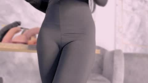  ella  online show from October 6, 11:27 am