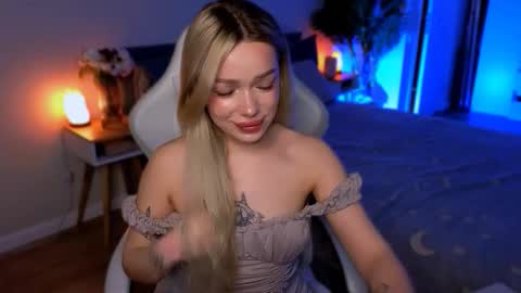 Ella online show from February 12, 6:04 am