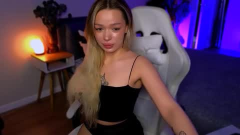 Ella online show from March 18, 5:45 am