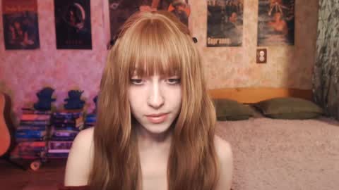 Snapshot of ellie_friendly chatting on October 20, 11:19 pm ellie_friendly online show from October 20, 11:19 pm