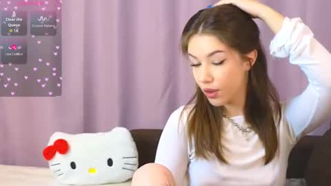 ellie online show from December 14, 9:09 pm