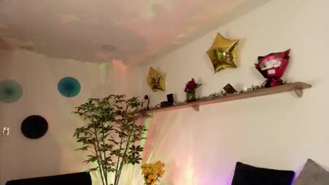 elliee1 online show from September 26, 12:58 pm