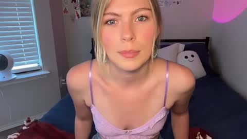 Ellie online show from March 30, 9:14 pm