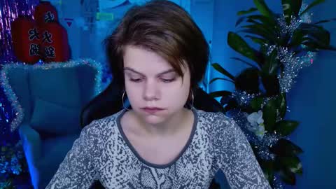 elliemurler online show from December 18, 9:03 am