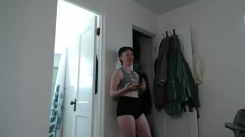 Ellie Rowyn online show from April 10, 6:47 pm