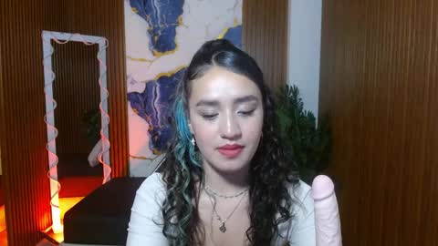 ellis_tay online show from April 7, 12:29 pm