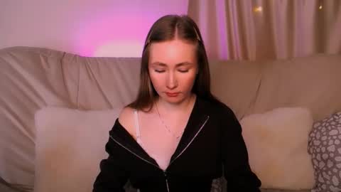  Elly  online show from February 1, 3:27 am