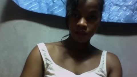 elodie228680 online show from June 2, 7:20 am