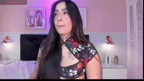 Elodie  online show from April 15, 12:06 pm