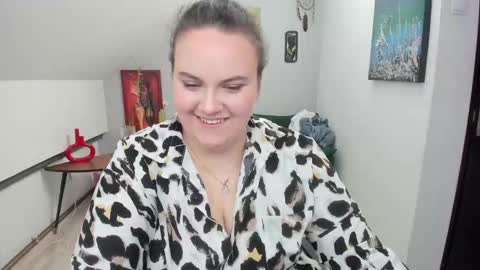 elvirajones online show from February 20, 12:07 pm