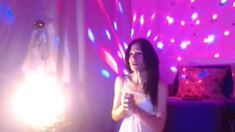 Elisa online show from November 10, 6:36 pm