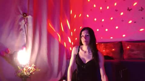 Elisa online show from March 16, 6:34 pm