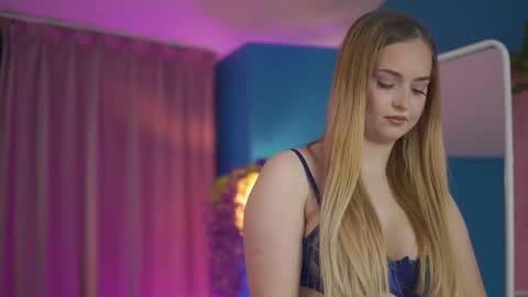 Elyssa online show from March 25, 7:28 pm