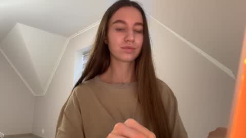 Alina online show from December 5, 1:45 pm