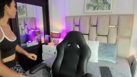 Emily  online show from December 2, 9:26 pm