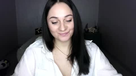 Snapshot of emelyblum chatting on March 7, 1:09 am Emely online show from March 7, 1:09 am