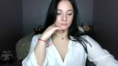 Snapshot of emelyblum chatting on March 5, 2:14 am Emely online show from March 5, 2:14 am