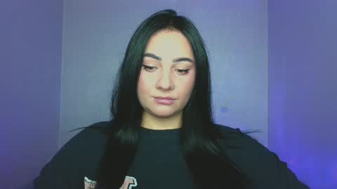 Snapshot of emelyblum chatting on September 18, 10:41 pm Emely online show from September 18, 10:41 pm