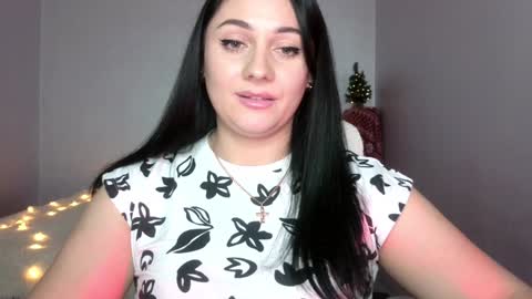 Snapshot of emelyblum chatting on January 15, 12:30 am Emely online show from January 15, 12:30 am