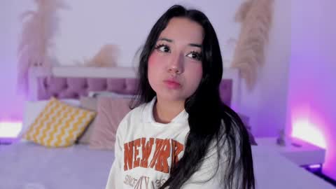 Snapshot of emelyy_carter chatting on January 8, 7:56 pm Emy online show from January 8, 7:56 pm