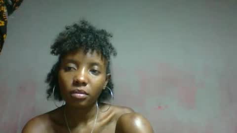 emerancienne online show from April 5, 9:03 pm