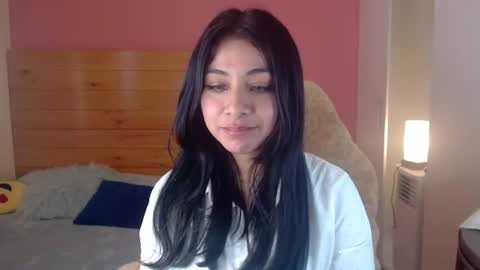 Emi Kiss online show from August 6, 7:10 pm
