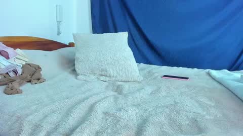 Emi online show from February 3, 8:13 pm