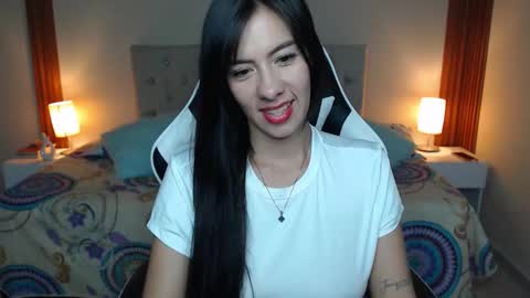 emiily_skinny online show from March 28, 11:47 pm