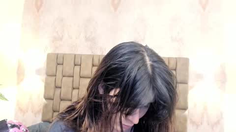Snapshot of emiilycutex_ chatting on September 30, 12:11 pm online show from September 30, 12:11 pm