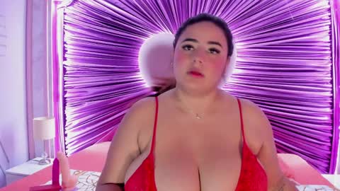 Emiily Grace online show from April 4, 11:42 am