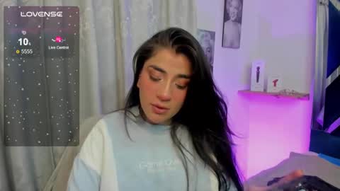 emilayton_ online show from January 20, 3:48 am