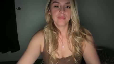 emilelovesyou online show from January 17, 7:05 am