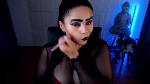 Snapshot of emili_evans_ chatting on December 17, 10:32 pm POWERFULL GODDESS EMILI online show from December 17, 10:32 pm