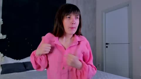 Emilia online show from May 20, 1:57 am