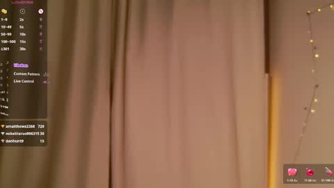 Snapshot of emilia_dream chatting on October 14, 4:09 pm emilia_dream online show from October 14, 4:09 pm