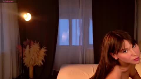 Snapshot of emilia_dream chatting on September 24, 3:11 pm emilia_dream online show from September 24, 3:11 pm