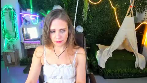 Emilia Bedy online show from November 12, 9:40 am