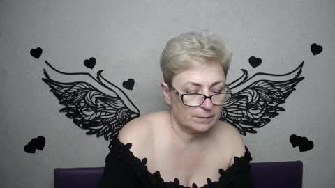 EmiliaGree online show from April 7, 6:21 pm