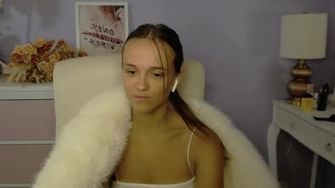 Emilly online show from November 8, 7:57 am