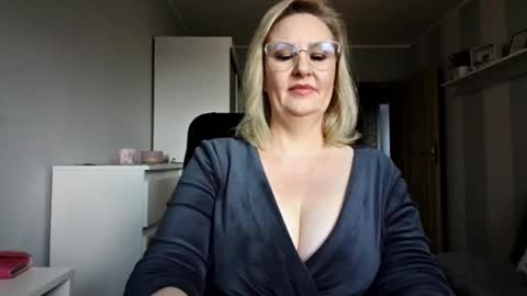 EmillyLove online show from March 17, 7:45 am