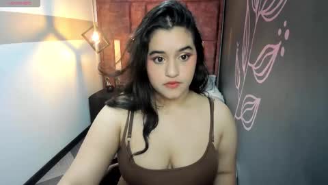 Snapshot of emily__fox__ chatting on September 12, 7:43 pm EMILY FOX online show from September 12, 7:43 pm