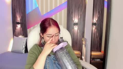 Emily online show from November 13, 2:49 pm