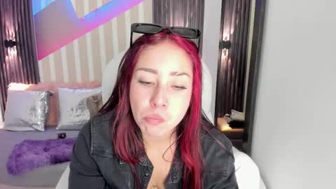 Emily online show from November 7, 3:06 pm