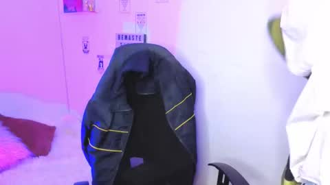 Emily Lindey online show from February 28, 12:54 am