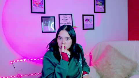 Emily Lindey online show from June 2, 5:41 am